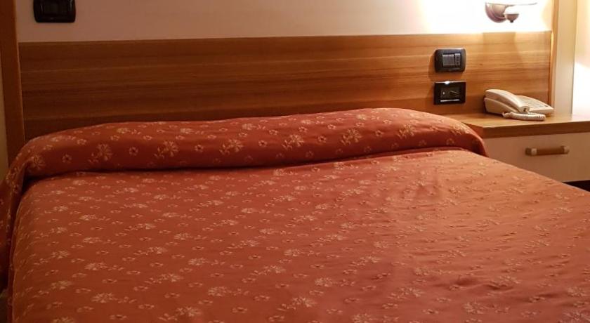 Hotel Mediterraneo photo