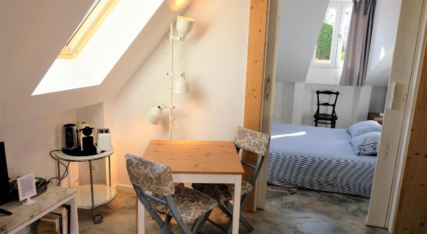 รูปของOne-Bedroom Apartment with Private Terrace and River View 9
