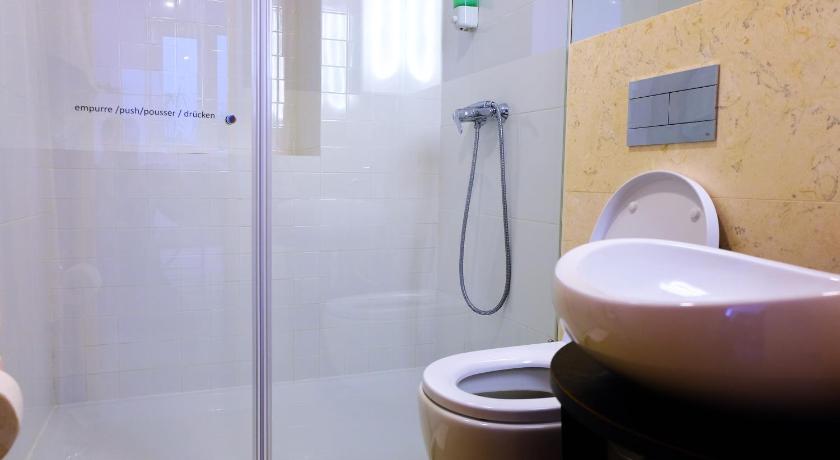 รูปของสุพีเรียร์อพาร์ตเมนต์แบบหนึ่งห้องนอน (Superior One-Bedroom Apartment) 10