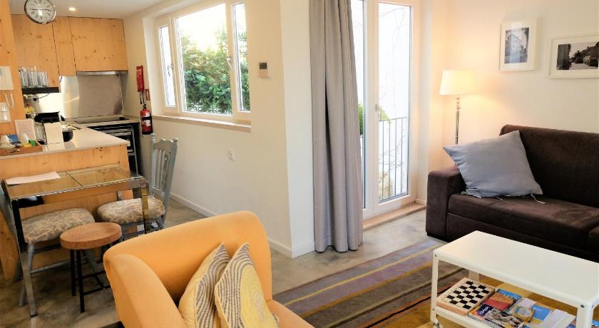 รูปของสุพีเรียร์อพาร์ตเมนต์แบบหนึ่งห้องนอน (Superior One-Bedroom Apartment) 6