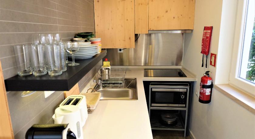 รูปของสุพีเรียร์อพาร์ตเมนต์แบบหนึ่งห้องนอน (Superior One-Bedroom Apartment) 12