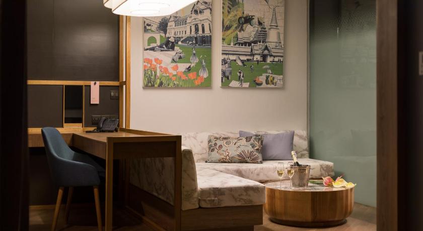 Image of Studio Suite 10
