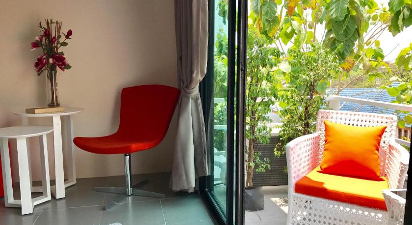 Hua Hin / Cha-am The BEACH CHA AM Residence 2-Star Hotel room