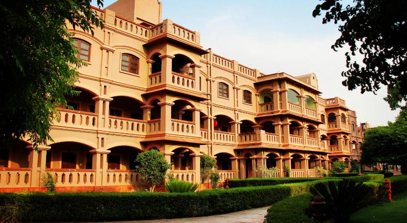 MVT Guesthouse & Restaurant – Vrindavan, NC