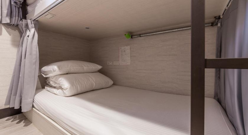 Fotografija Pograd v skupni ženski spalnici (Bunk Bed in Female Dormitory Room) 0