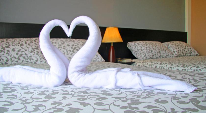 Image of Superior Family Room 13