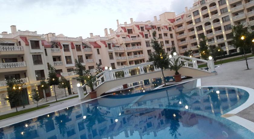 East from Paradise Apartment — Hotel in Varna