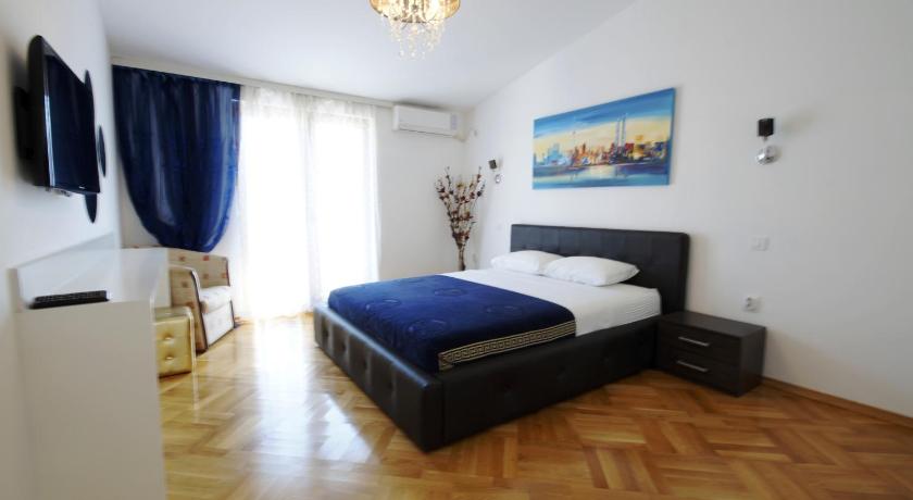 Apartments Mikovic — Hotel in Budva