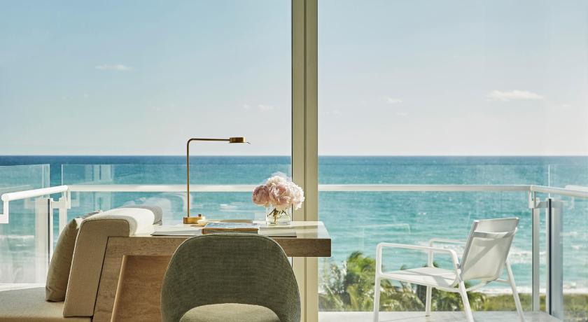 Four Seasons Hotel at The Surf Club