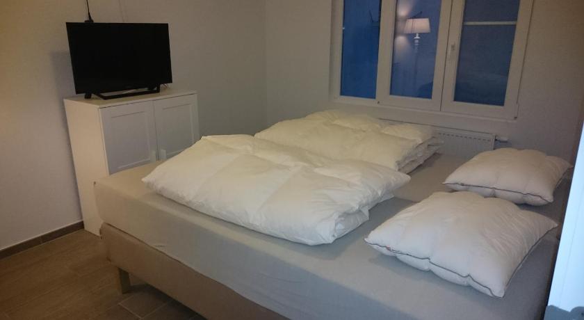 lounge appartement zeedijk Oostende photo