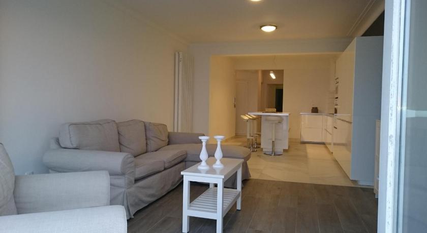 lounge appartement zeedijk Oostende photo