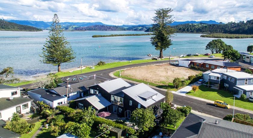Tides Reach Whitianga photo