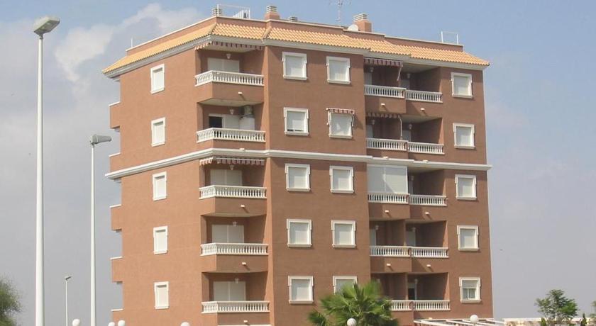 Apartamentos Arenales Del Sol III — Hotel in Arenales Del Sol