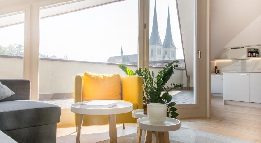 Top City Center Apartments location next to Lion Monument — Hotel in Luzern