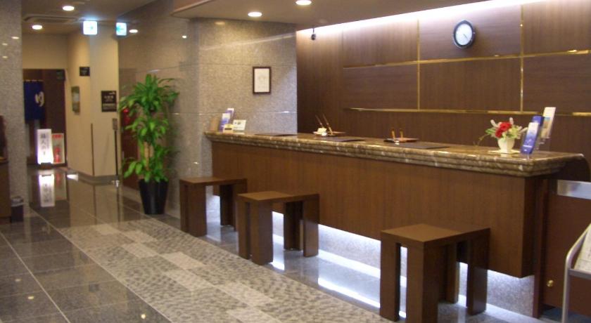 a large room with a large counter top, Hotel Route Inn Aomori Chuo Inter in Aomori