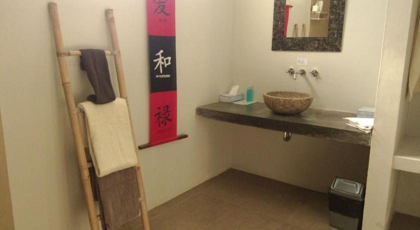Image of King Room with Pool View 2