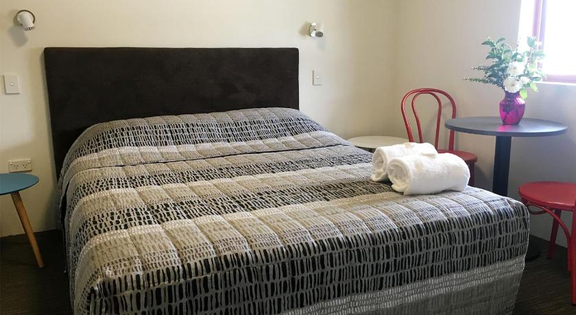 Image of Standard Queen Room 10