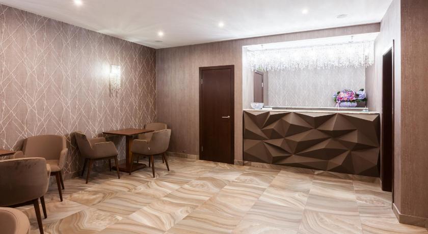 Crystal Hotel photo
