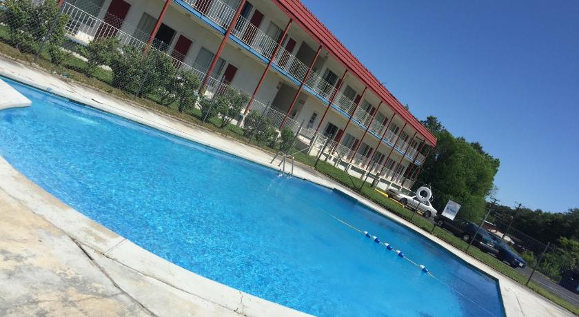 Flagship Inn photo