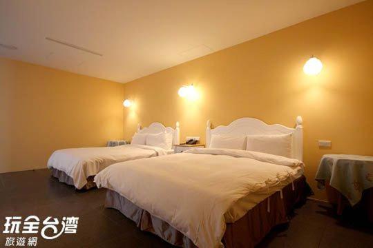 Image of Skylight Premier 12