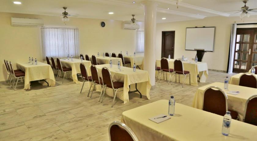 Eden Vale Hotel photo