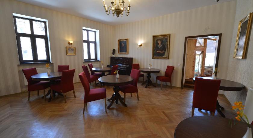 Noblesse Boutique Hotel - image 2
