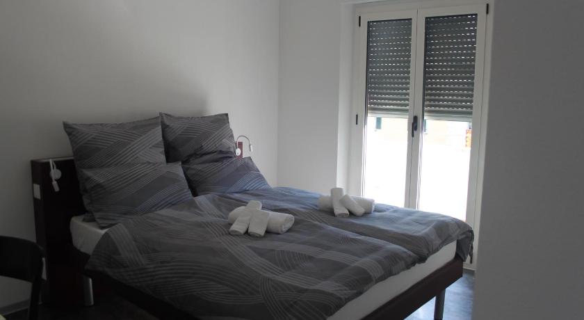 Image of Family Room with Private Bathroom 3