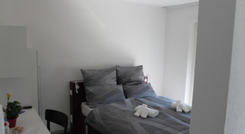 Image of Family Room with Private Bathroom 5