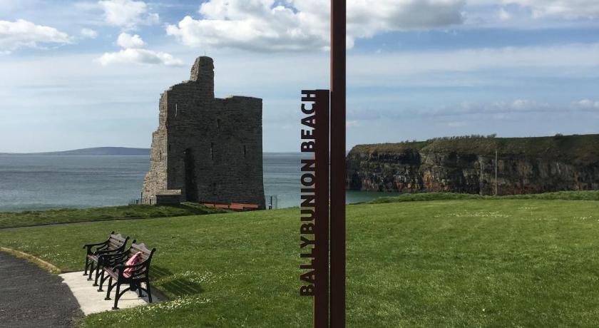 The Astor Guesthouse — Hotel in Ballybunion