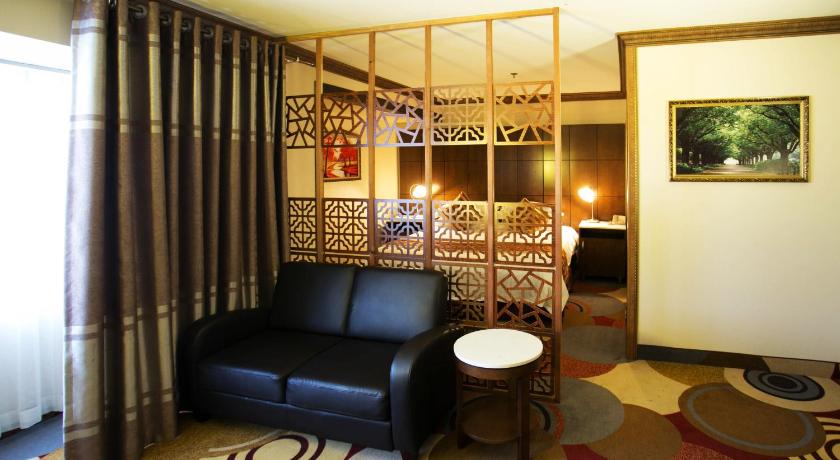Image of Business Suite 4