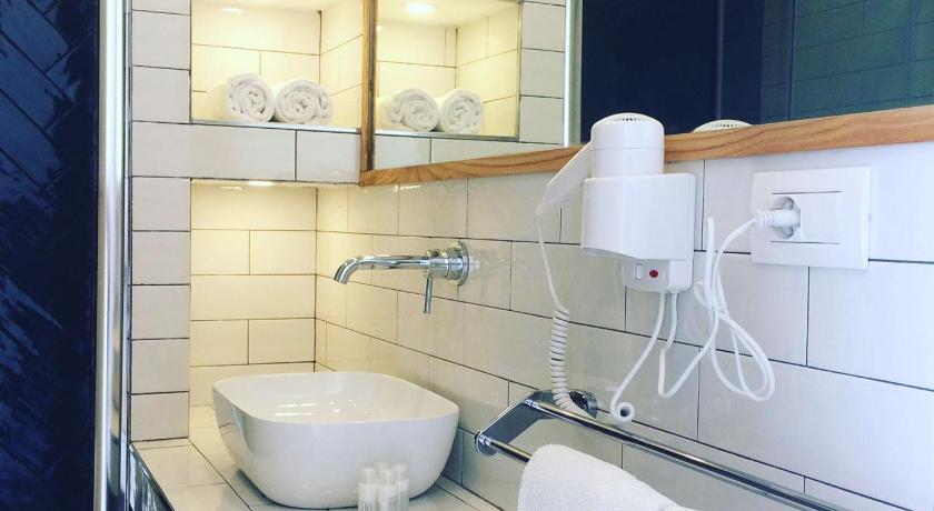 Image of Comfort Double Room with Balcony 2