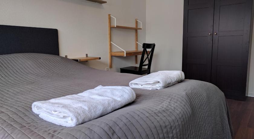 Image of Small Double Room with Shared Bathroom 1