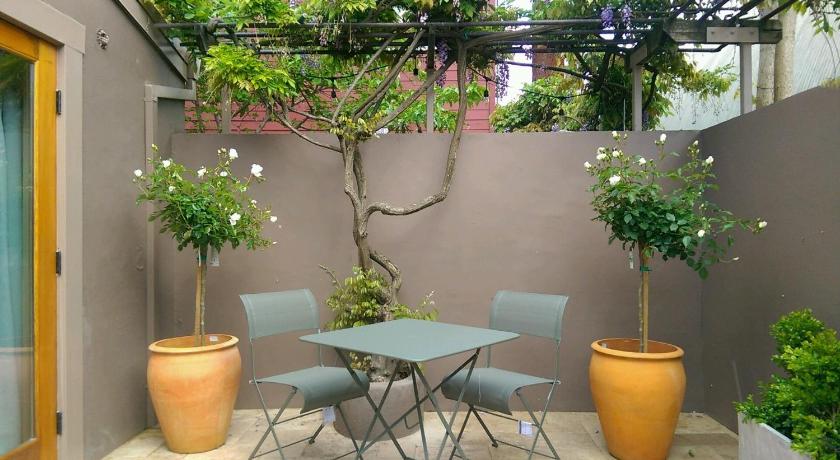 Rockhouse Suites photo
