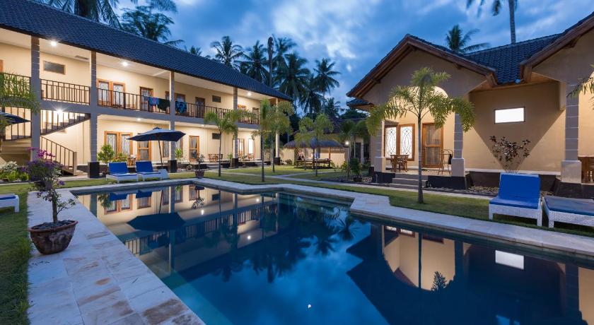 Fasilitas kolam renang di Yuli's Homestay