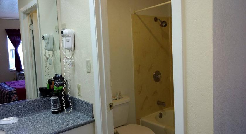 Travelers Motel photo