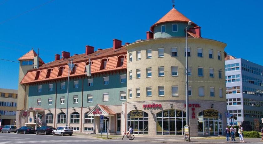 Europa Hotel Es Etterem — Hotel in Nyiregyhaza