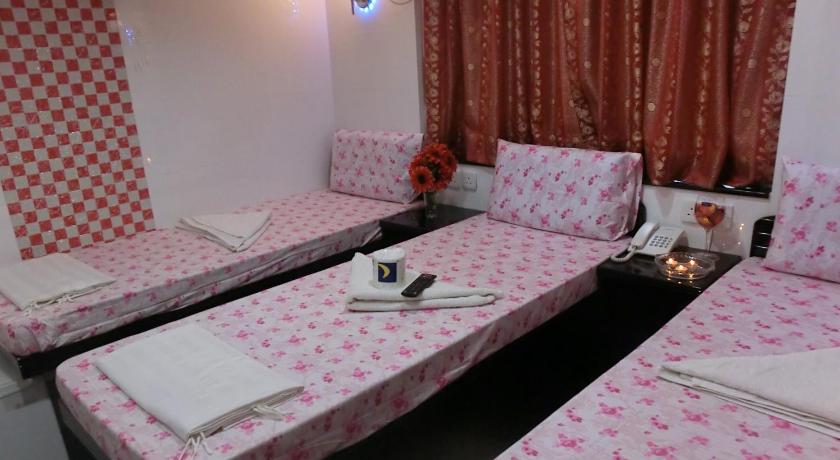 Image of Triple - 3 Single Beds 6