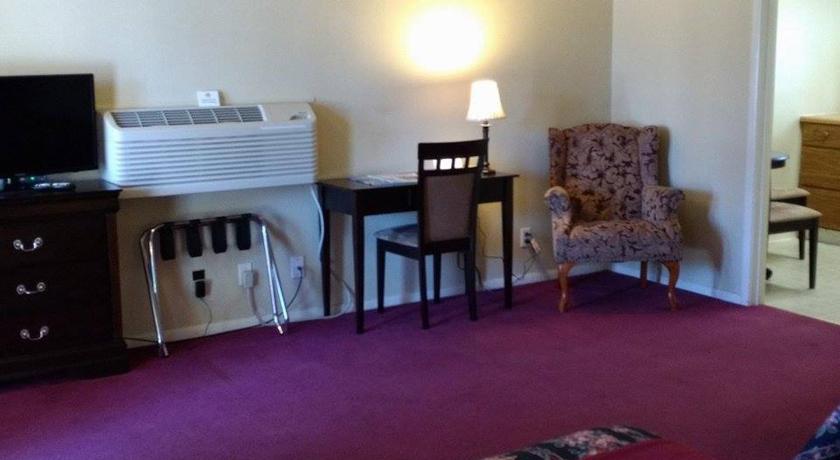 Travelers Motel photo
