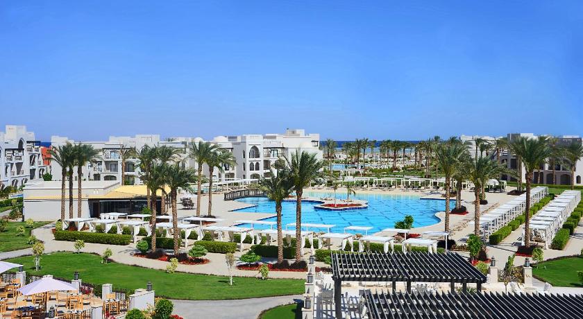 Image of Deluxe Family Pool View 4
