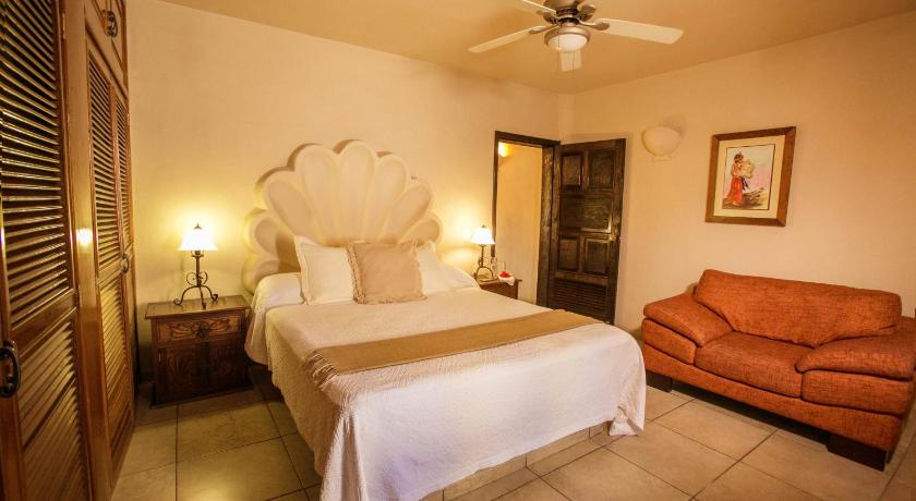 Hotel & Suites El Moro