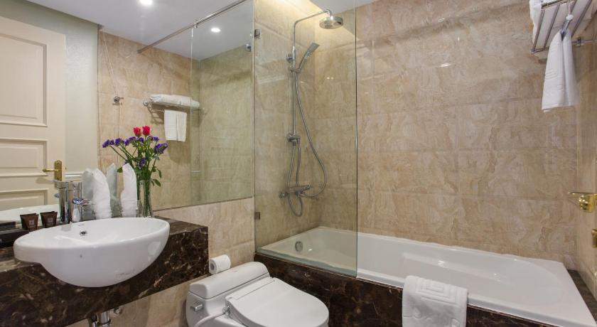 Image of Suite with City View 7