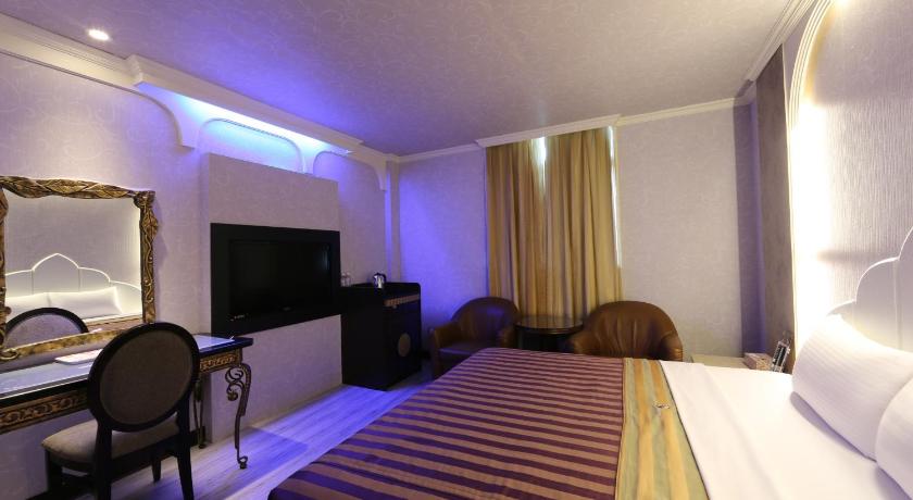 Full Moon Motel photo