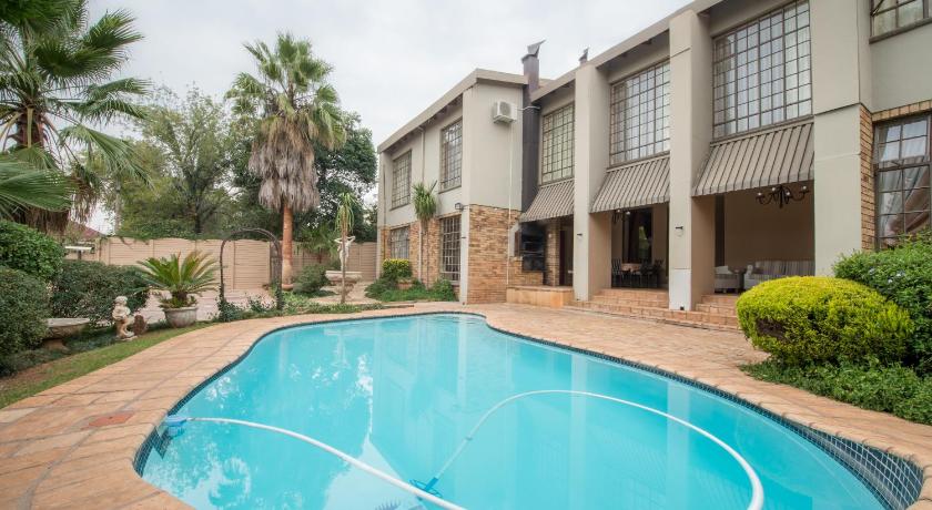 Sunset Manor Guest House — Hotel in Potchefstroom