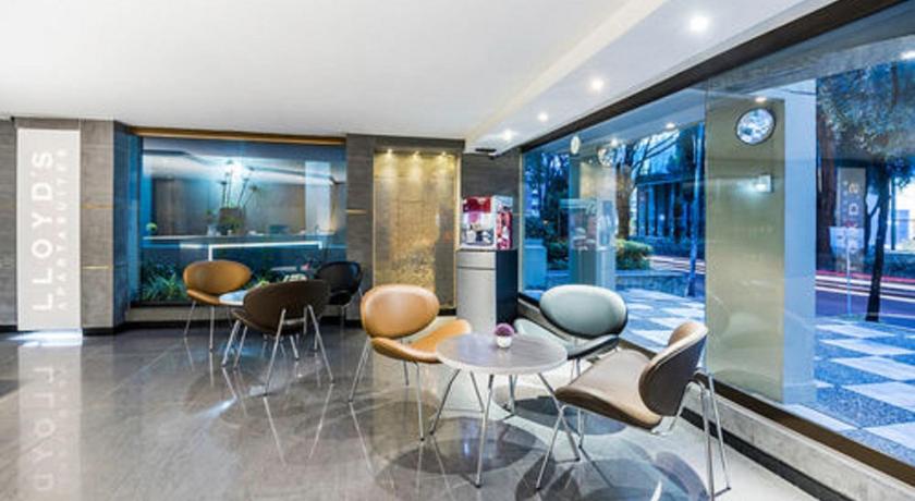 Lloyds Apartasuites Parque 93 photo