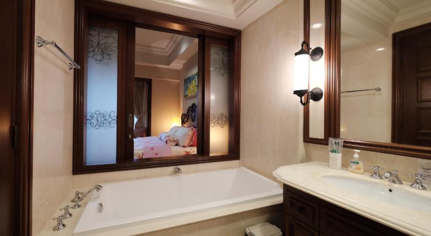 Luxury on Melaka River photo