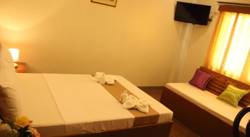 Image of Deluxe Room Non-Smoking 11