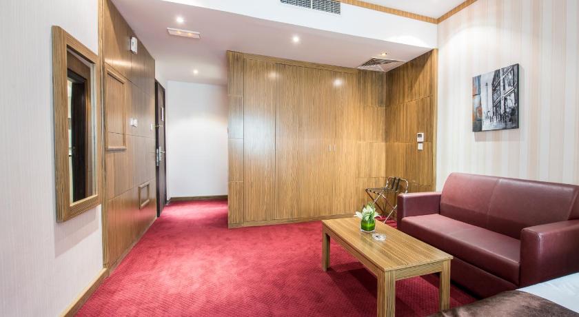 Image of Deluxe Double or Twin Room 7