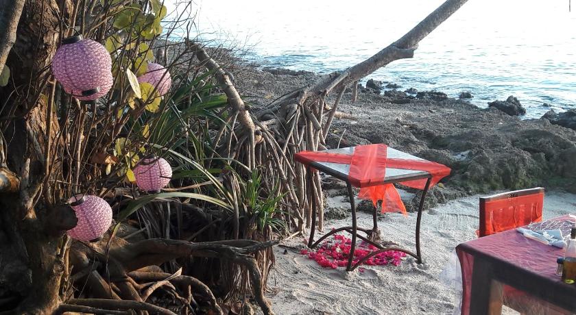 Gecko Nature Lodge Home of Swahili Divers the BEST dive center and Famous Gecko Restaurant photo