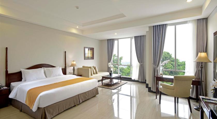 The Sahira Hotel (Syariah Hotel)