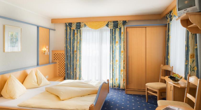 Image of Large Single Room 0